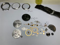 高端朗格机械表专属：金属表带意外发黄，如何巧手恢复光泽